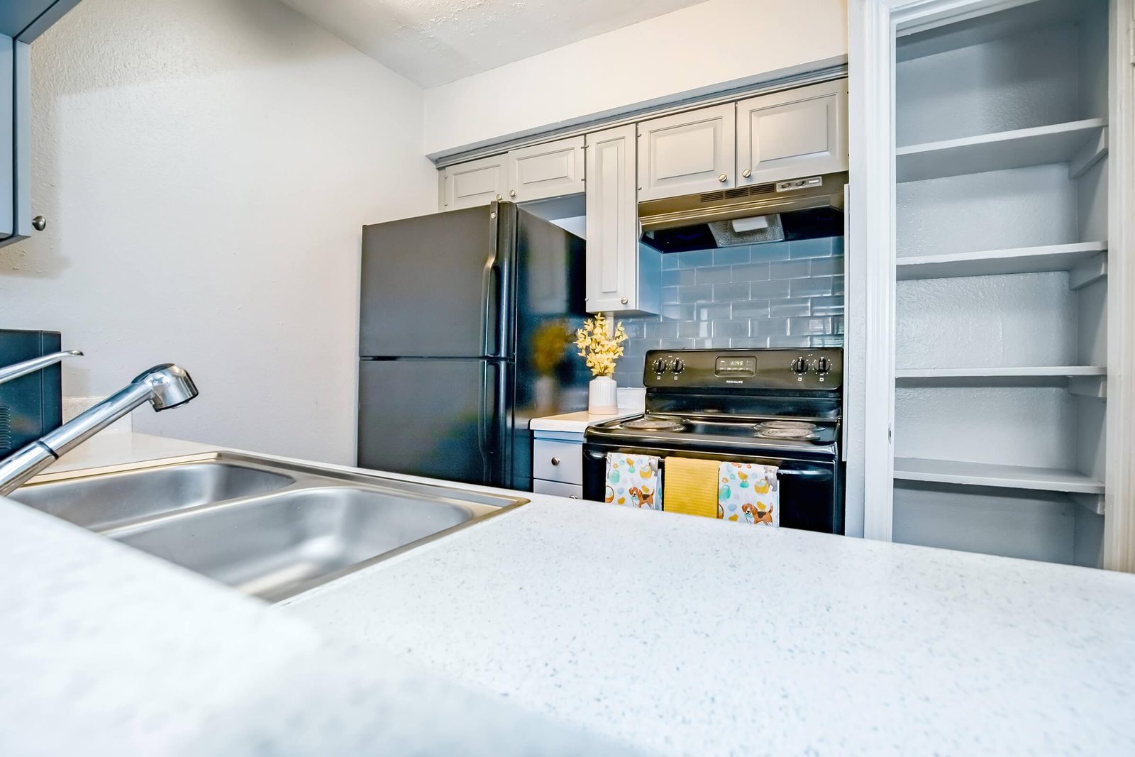 Cocina dentro de un apartamento de Establishment